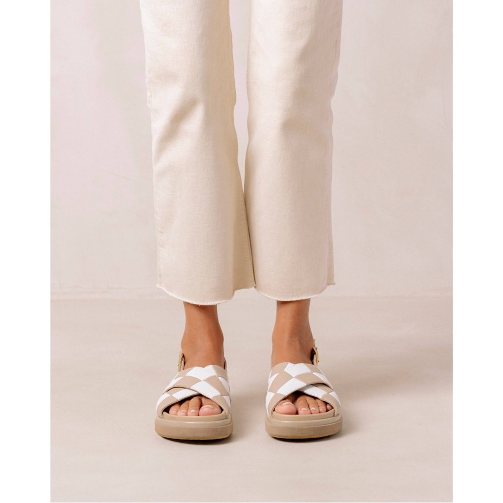 ALOHAS MARSHMALLOW SCACCHI STONE SANDALS • BEIGE/IVORY